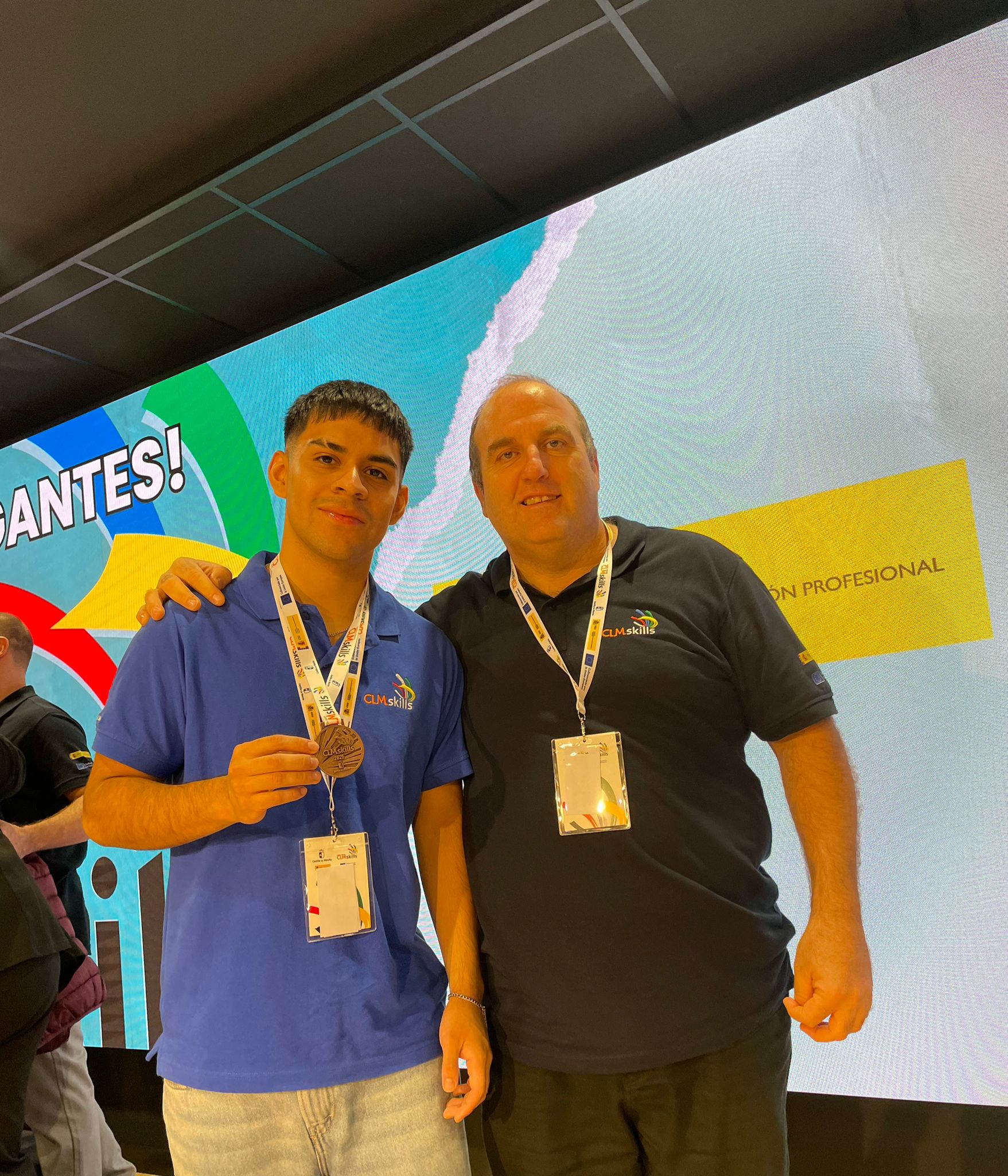 MEDALLA ENRIQUE+TUTOR