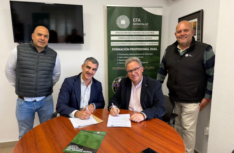 El IES Azuer y la EFA Moratalaz firman un convenio para ofrecer residencia de estudiantes a alumnos de Formación Profesional de fuera de Manzanares