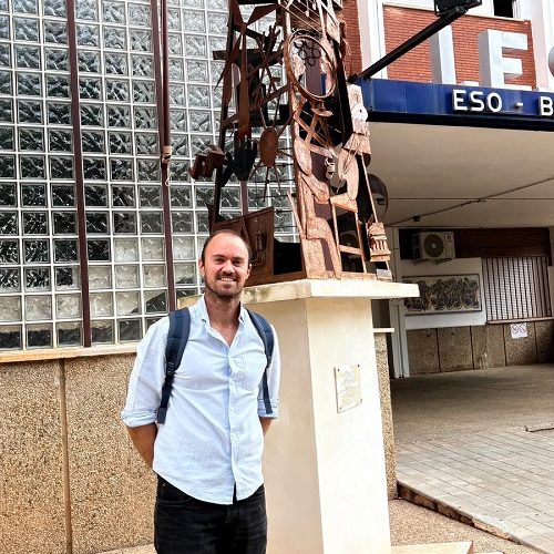 Pepe el Estoico inspira al alumnado del IES Azuer con una charla sobre emprendimiento, formación y metas de futuro